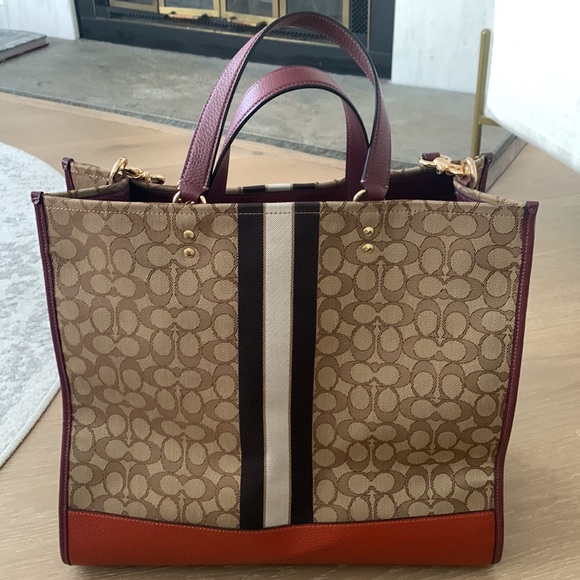NWOT Coach Tote with Removable Strap - Picture 3 of 9